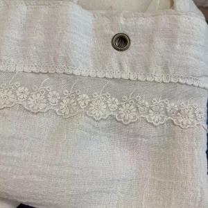 Cortina de gasa 1,80x1,80 con puntilla