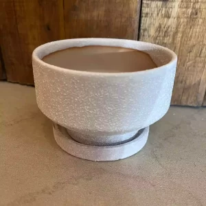 Maceta cemento texturado 12 cm con plato de base blanco tiza